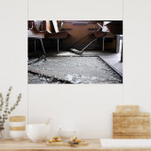 Gebroken glas op het poster van de verlaten trein  (Keuken)