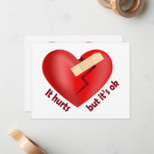 Gebroken hart geheeld met patch en levensspreuk notitiekaartje (Voorkant / Achterkant in situ)