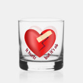 Gebroken hart genezen met patch en levenscitaat whisky glas (Voorkant)