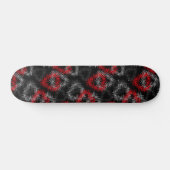 Gebroken harten rood en grijs op zwarte achtergron persoonlijk skateboard (Horizontaal)