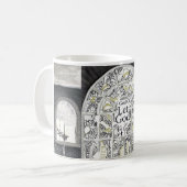 Gebroken, maar niet verbrijzelde zwarte behandelde mok (Voorkant links)