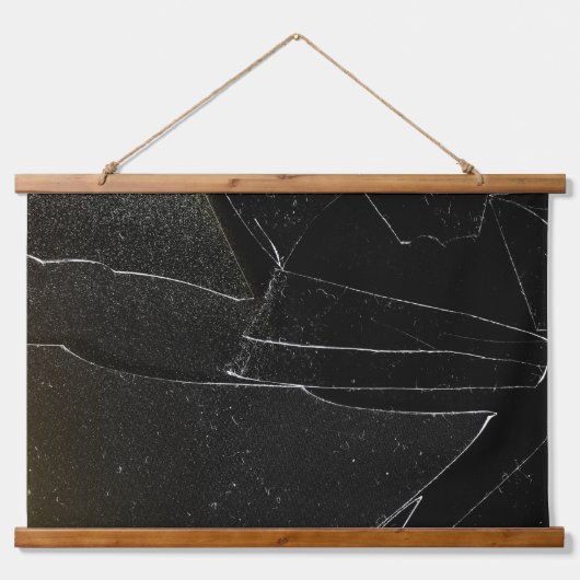 GEBROKEN RAAM HANGEND WANDKLEED (Voorkant)