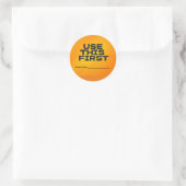 Gebruik deze eerste w/ datum ronde sticker (Tas)
