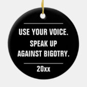 Gebruik je stem tegen het startjaar keramisch ornament (Achterkant)