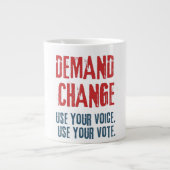 Gebruik uw stem en uw stem voor Verandering Grote Koffiekop (Voorkant)