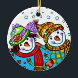 Gebruikersnaam Snowman Couple Keramisch Ornament<br><div class="desc">Snowman Couple aangepaste naam ornament, t-shirts en geschenken door ArtMuvz Illustration. Cute Snowman t-shirt voor mam, pap, oma, opa, kinderen. Funny Snowmen shirt en kleding voor kerstmis, verjaardag. Unieke Sneeuwse canvas tassen, stropdas, multomap, mok, pet voor sneeuwliefhebbers. Klik op "Deze sjabloon personaliseren" als u deze zelf wilt personaliseren. Bewerk vervolgens...</div>