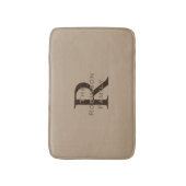 Gebruinde en bruine naam met monogram badmat (Voorkant Verticaal)