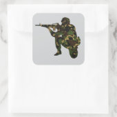 Gecamoufleerde Soldaat Vierkante Sticker (Tas)