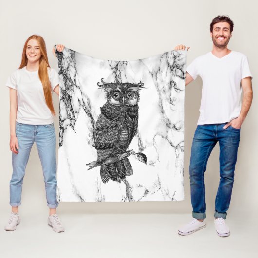 Gecamoufleerde uil op marmer fleece deken (In situ)