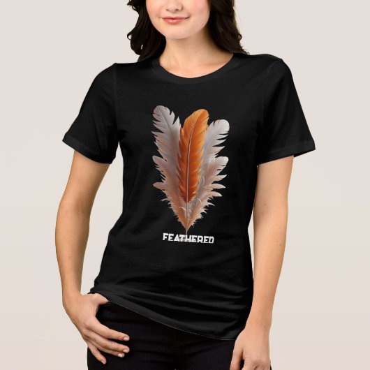 Gecentreerde sierlijke gevederde balans rustige ev Tri-Blend shirt (Voorkant)