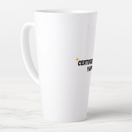 Gecertificeerd Yapper | Gen-Z Funny Graphic T-shir Latte Mok (Linkerhoek)