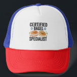 Gecertificeerde Bagel Specialist Grappige Joodse C Trucker Pet<br><div class="desc">Chanoeka,  Pascha,  Jiddisch,  Chanoeka,  Joods,  Menora,  Jood,  Gift,  Verjaardag,  Bagel</div>