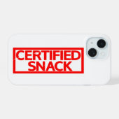 Gecertificeerde Snack Stamp iPhone 15 Case (Achterkant horizontaal)