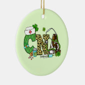 Gecertificeerde verpleegassistent St. Patrick's Keramisch Ornament (Rechts)