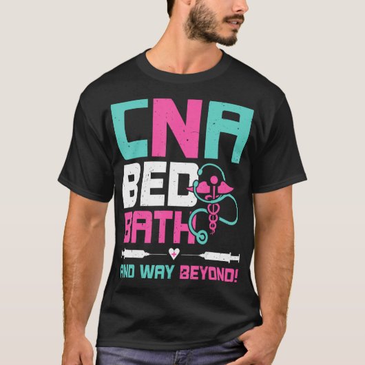 Gecertificeerde verpleegkundige assistent CNA Bed  T-shirt (Voorkant)