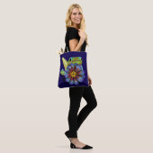 Gecko met Zinnia Bloem Tote Bag (Op model)
