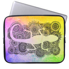 Gecko sitzt auf Blumen Mandala Laptop Sleeve