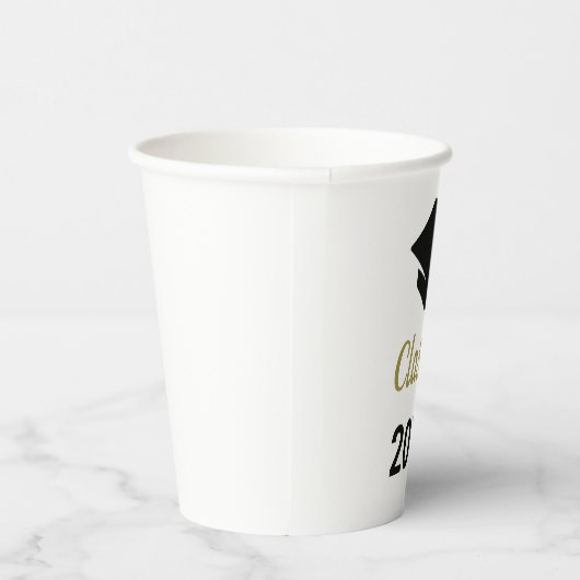 Geconcentreerd Afstudeerder klasse van elk jaar va Papieren Bekers (Rechts)