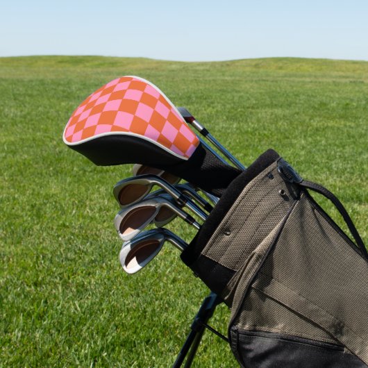 Gecontroleerd Sinaasappel en roze Golfheadcover (Insitu)