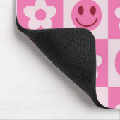 Gecontroleerde bloemen en vrolijke gezichten roze muismat (Hoek)