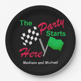 Gecontroleerde vlaggenpartij begint hier feestvier papieren bordje