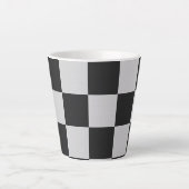 Gecontroleerde zwarte en witte vierkantjes of KLAN Latte Mok (Voorkant)