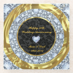 Gecorrigeerde diamanten en gouden ringen. glazen onderzetter