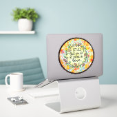 Gedaan in Liefde Inspirivity Bloemen Trendy Sticker (Laptop op bureau)