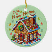 Gedateerd Nieuw Home Gingerbread House Keramisch Ornament (Voorkant)
