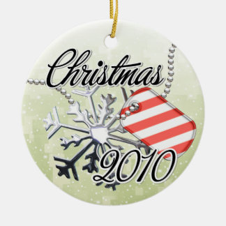 Gedateerde militaire kerstversiering keramisch ornament