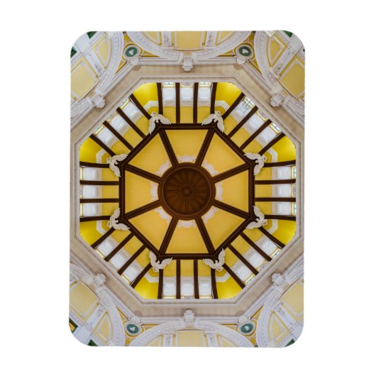 Gedecormeerd plafond op het station van Tokio Magneet (Verticaal)