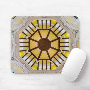 Gedecormeerd plafond op het station van Tokio Muismat