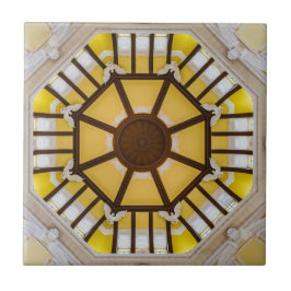 Gedecormeerd plafond op het station van Tokio Tegeltje