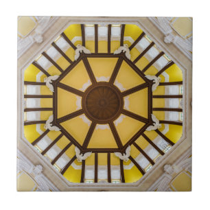 Gedecormeerd plafond op het station van Tokio Tegeltje