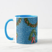 Gedecormeerde kerstfeestblauwe typografie mok (Links)
