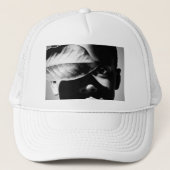 gedeeltelijk tot rood trucker pet (Voorkant)