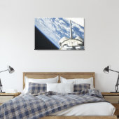 Gedeeltelijk uitzicht van Space Shuttle Endeavor Canvas Afdruk (Insitu (Slaapkamer))