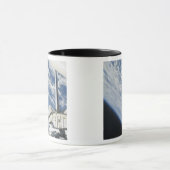 Gedeeltelijk uitzicht van Space Shuttle Endeavor Mok (Midden)