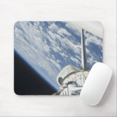 Gedeeltelijk uitzicht van Space Shuttle Endeavor Muismat (Met muis)