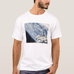 Gedeeltelijk uitzicht van Space Shuttle Endeavor T-shirt