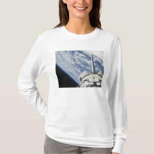 Gedeeltelijk uitzicht van Space Shuttle Endeavor T-shirt