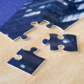 Gedefocuseerd naar boven uitzicht van kantoor die legpuzzel (Zijkant)