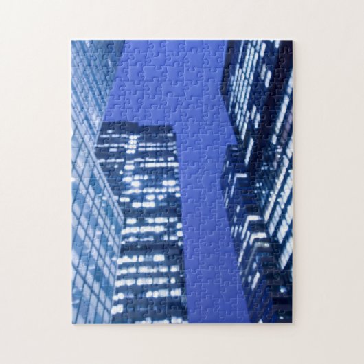 Gedefocuseerd naar boven uitzicht van kantoor die legpuzzel (Verticaal)