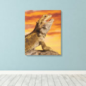 Gedekte draak (Pogona Vitticeps) op de steen Canvas Afdruk (Insitu (Houten vloer))