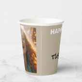 Gedempte Elegantie Calm Stone Gelukkige Verjaardag Papieren Bekers (Rechts)