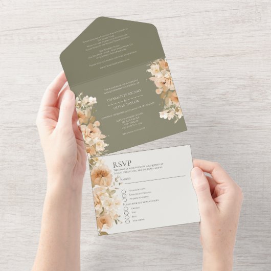 Gedempte groene perzik bloem gepersonaliseerde bru all in one uitnodiging (Afscheurbaar)