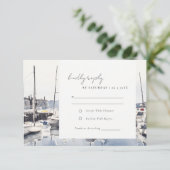 gedempte pastel kusthaven boten zeegezicht bruilof RSVP kaartje (Staand voorkant)