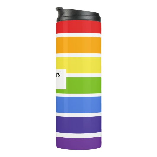 Gedempte Rainbow Striped Custom Name's Brew Thermosbeker (Geroteerd rechts)