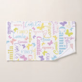 Gedempte regenboog vlinders aangepaste naam Camila Bad Handdoek (Handdoek)