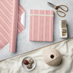 Gedempte Roze Strepen Klassiek Cadeaupapier